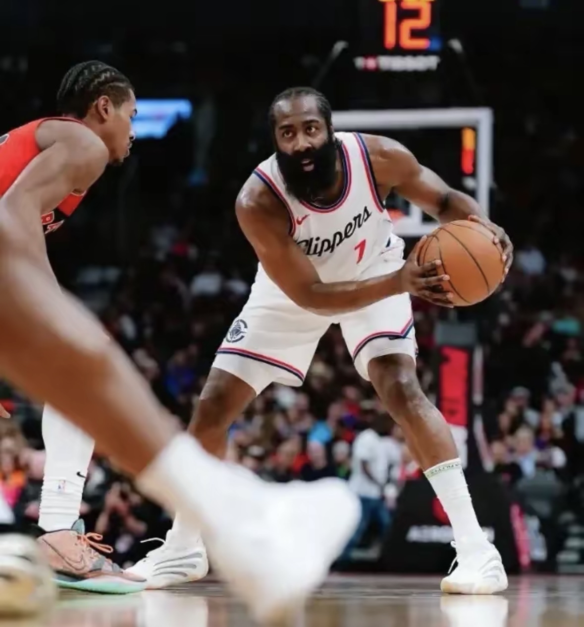 快船队连胜爵士队,晋级西部半决赛,表现亮眼 快船队连胜爵士队,晋级西部半决赛,表现亮眼