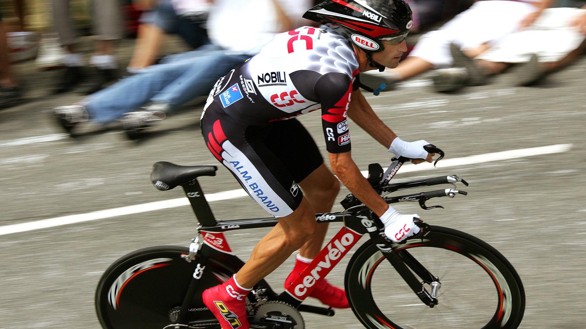 西甲德比的硝烟，伦纳德的静默—大舞台，从来只为最冷的血沸腾